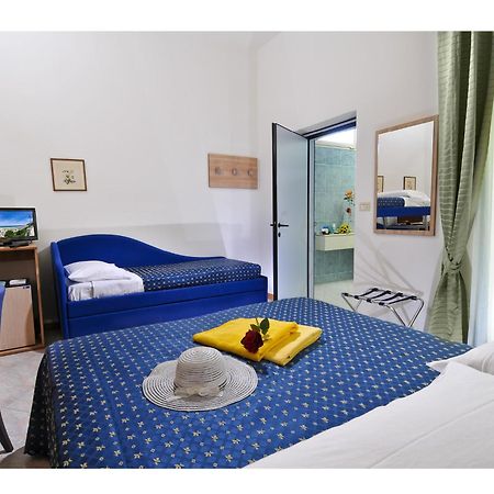Hotel Losanna Gabicce Mare Exterior photo