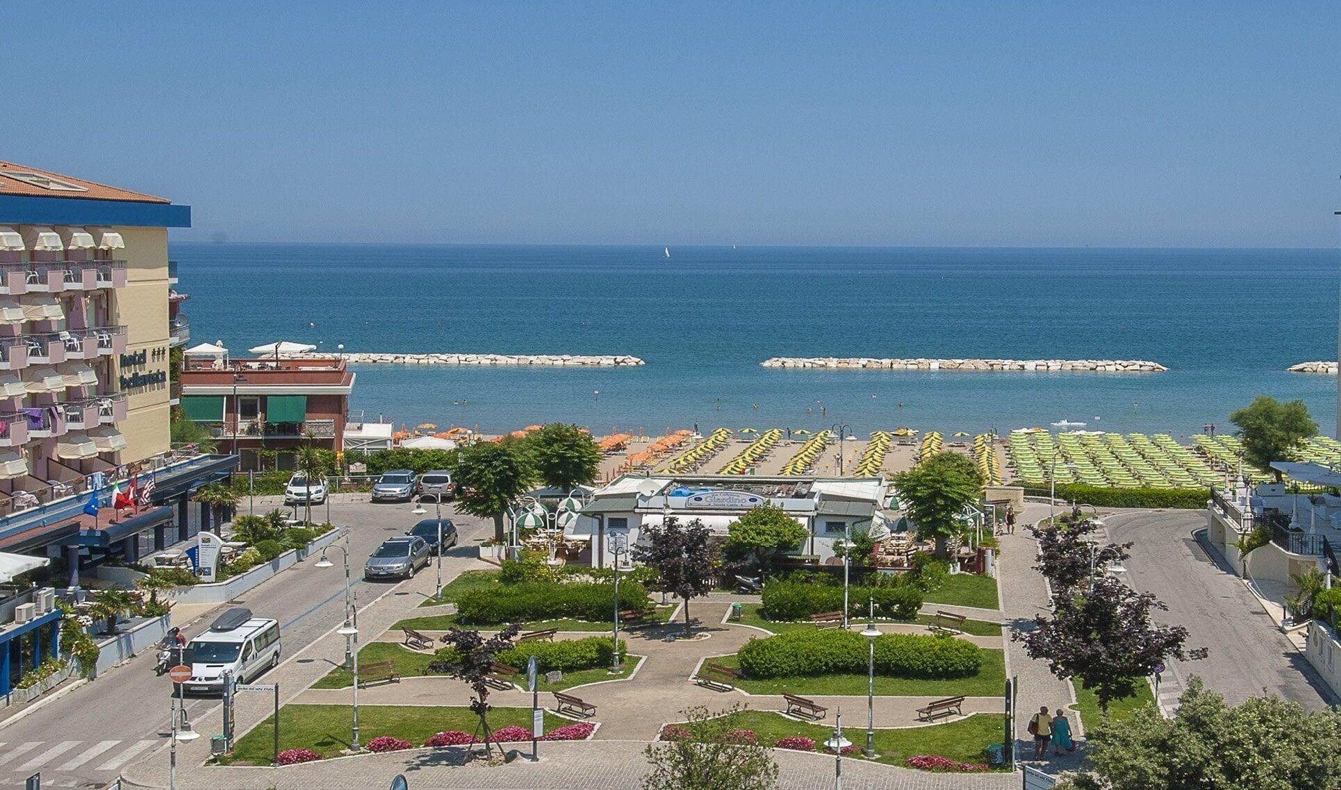 Hotel Losanna Gabicce Mare Exterior photo