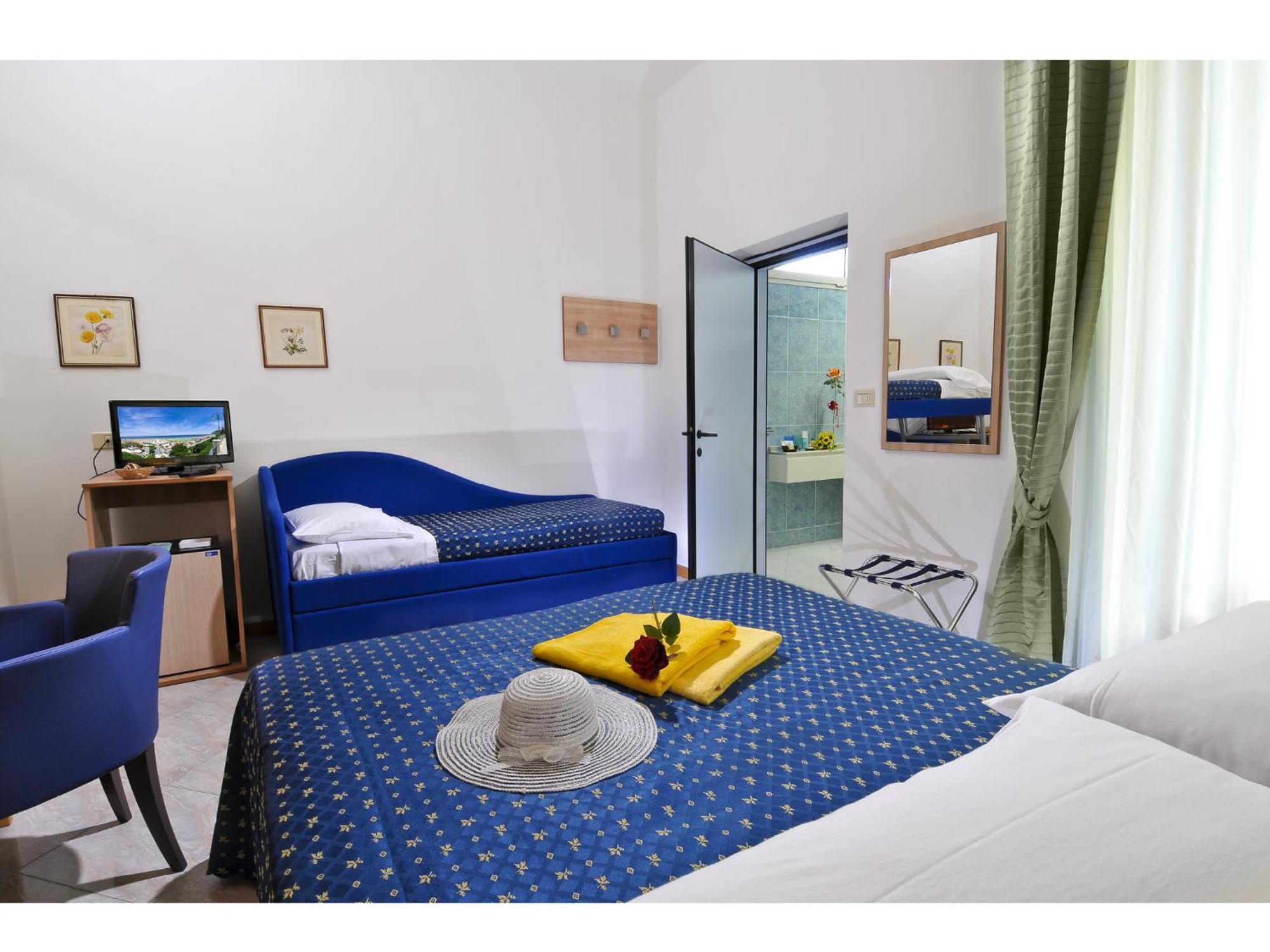 Hotel Losanna Gabicce Mare Exterior photo