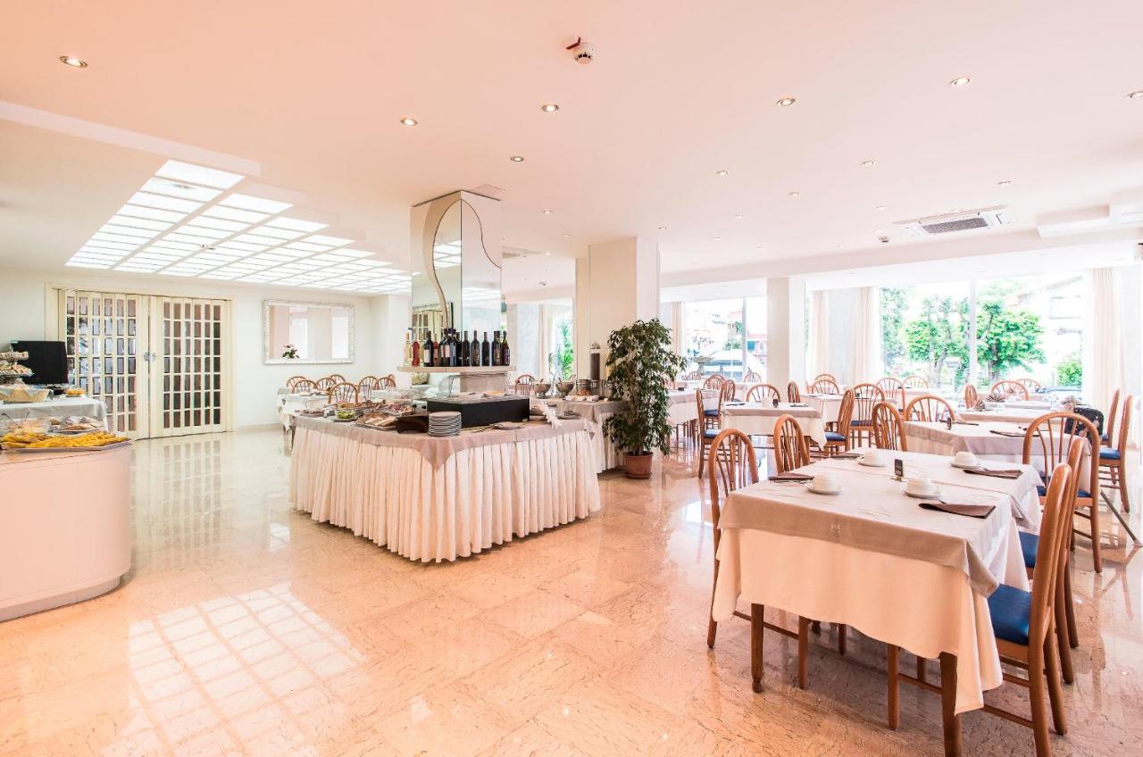 Hotel Losanna Gabicce Mare Exterior photo
